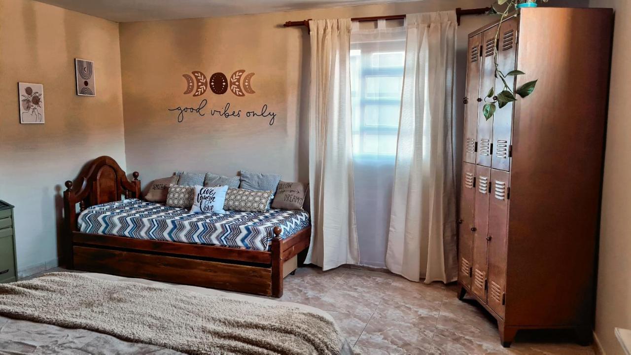Hostel Del Lago, Habitaciones Privadas Y Cabanas El Chalten Εξωτερικό φωτογραφία