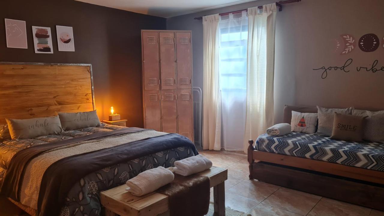 Hostel Del Lago, Habitaciones Privadas Y Cabanas El Chalten Εξωτερικό φωτογραφία