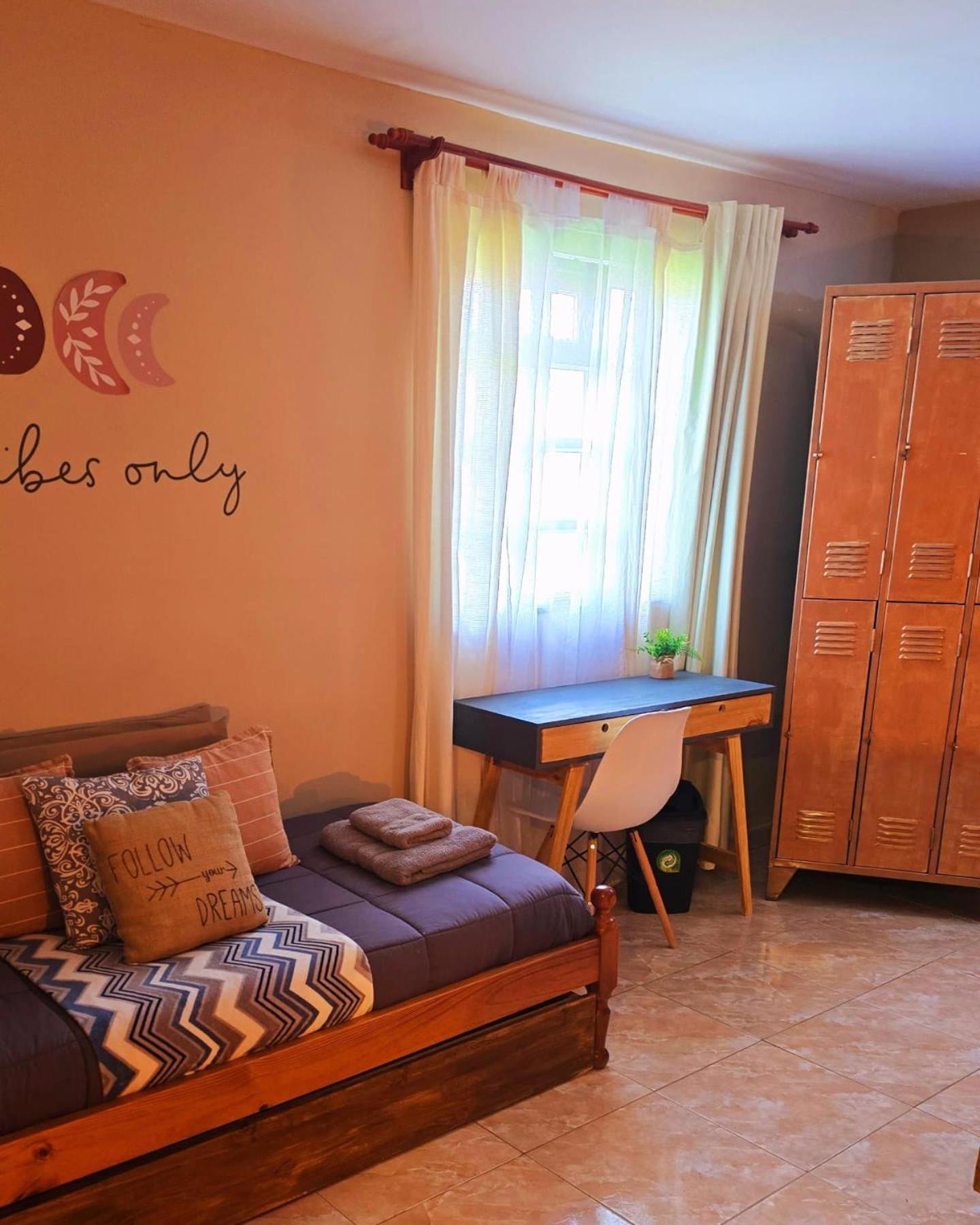 Hostel Del Lago, Habitaciones Privadas Y Cabanas El Chalten Εξωτερικό φωτογραφία