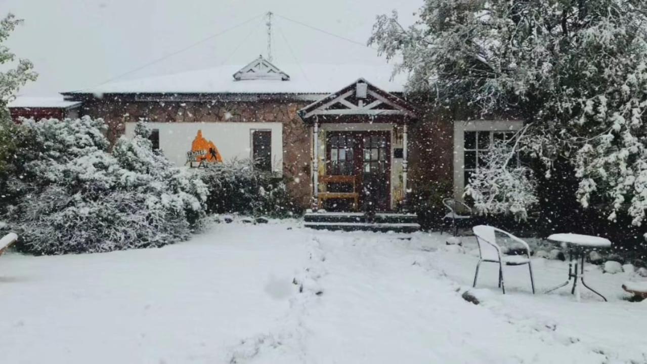 Hostel Del Lago, Habitaciones Privadas Y Cabanas El Chalten Εξωτερικό φωτογραφία
